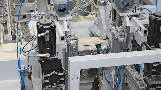 SOLID JOINT PJ power: Thanks to the open design on one side, 2 x 15 connections per minute SOLID JOINT PJ power: Thanks to the open design on one side, 2 x 15 connections per minute