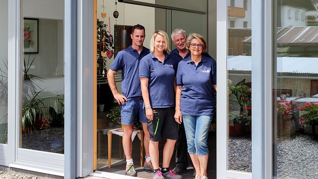 Mit Familien-Power voll auf Erfolgskurs: Gerhard, Verena, Franz und Hildegard Nagl (v. l.) Mit Familien-Power voll auf Erfolgskurs: Gerhard, Verena, Franz und Hildegard Nagl (v. l.)